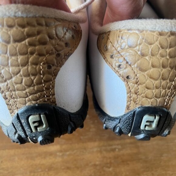 FOOTJOY WOMENS LOPRO COLLECTION GOLF SHOES WHITE/TAN SIZE 6.5 MODEL#93926 - Picture 7 of 9